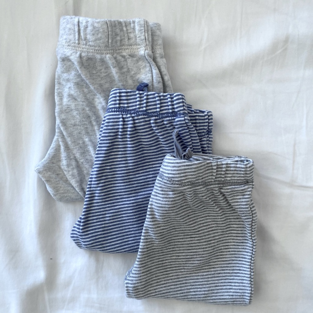 Bundle of 3 leggings from Carter’s